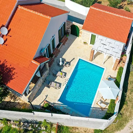 Villa In With Private Pool Pridraga