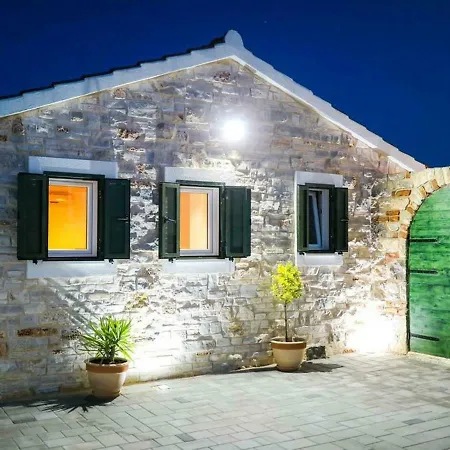 Charming With Private Pool And Covered Terrace 3 And Bathrooms Villa