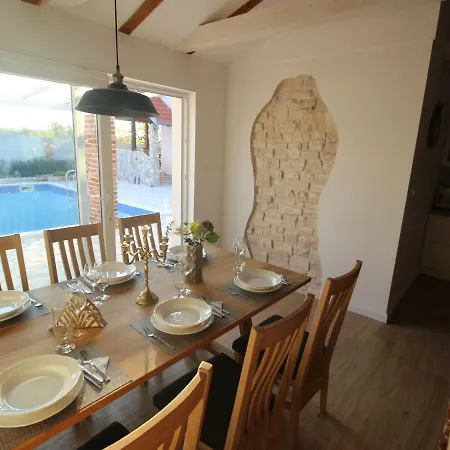 Villa Charming With Private Pool And Covered Terrace 3 And Bathrooms