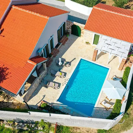 Villa Charming With Private Pool And Covered Terrace 3 And Bathrooms *