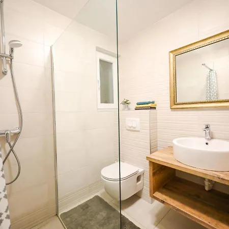 Charming With Private Pool And Covered Terrace 3 And Bathrooms