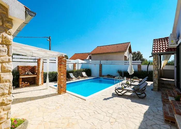 Villa In With Private Pool *