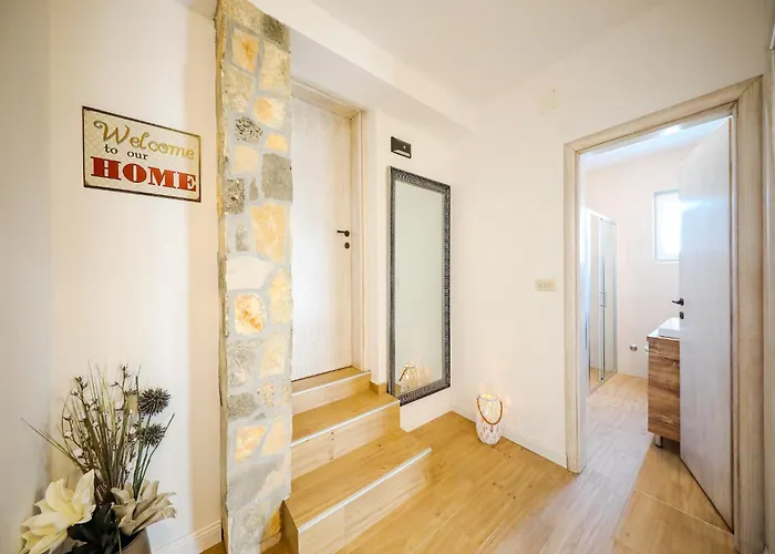 Villa In With Private Pool Pridraga