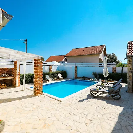 Villa In With Private Pool *