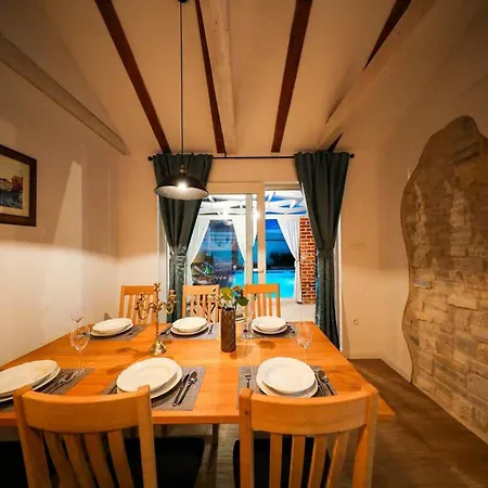 Villa In With Private Pool Pridraga