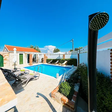 In With Private Pool Pridraga