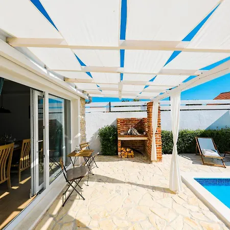 Willa Charming With Private Pool And Covered Terrace 3 And Bathrooms *
