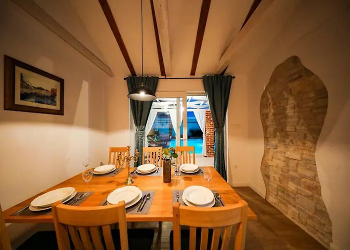 Villa In With Private Pool Pridraga