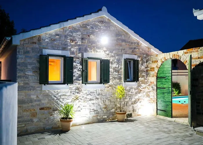 Villa In With Private Pool